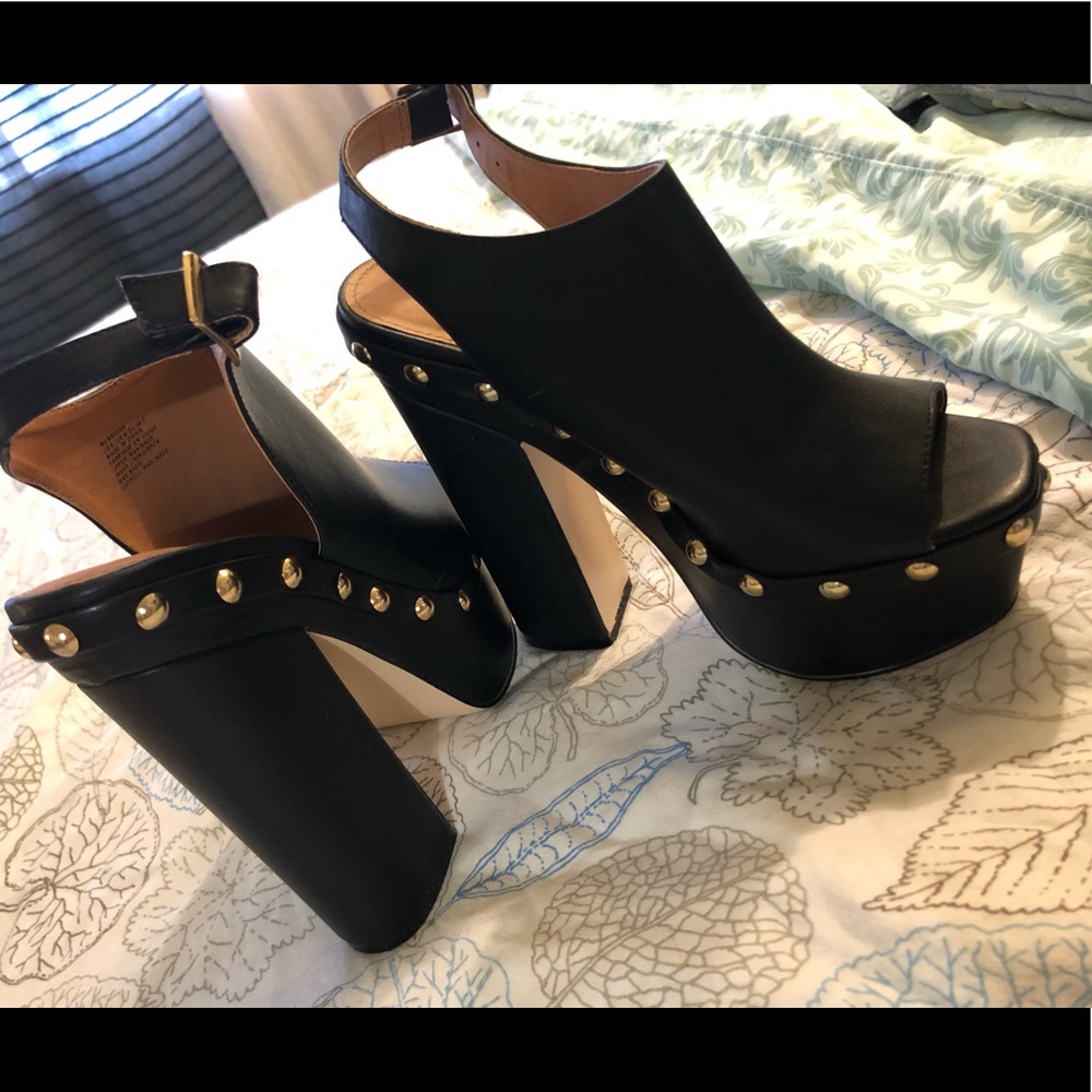 Ladies platform heels 👠🖤